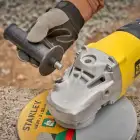 Rebarbadora STANLEY® 2.000W 230mm - Rebarbadora STANLEY® 2.000W 230mm