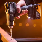 Berbequim Percussão XR 18V DeWalt x McLaren + 2 Baterias 4Ah + Mala de Transporte - Berbequim Percussão XR 18V DeWalt x McLaren + 2 Baterias 4Ah + Mala de Transporte