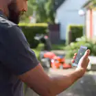 Aparador de Relva a Bateria Husqvarna Aspire T28-P4A + Bateria e Carregador Incluídos - Aparador de Relva a Bateria Husqvarna Aspire T28-P4A + Bateria e Carregador Incluídos