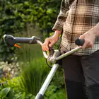 Aparador de Relva Telescópico Husqvarna 220IR + Bateria e Carregador Incluídos - Aparador de Relva Telescópico Husqvarna 220IR + Bateria e Carregador Incluídos