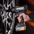 Kit XR 18V Dewalt x McLaren Berbequim + Rebarbadora + Chave de Impacto + 2 Baterias 5Ah + Mala TSTAK - Kit XR 18V Dewalt x McLaren Berbequim + Rebarbadora + Chave de Impacto + 2 Baterias 5Ah + Mala TSTAK