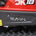 Mini Giratória Donker´s DK18-2 Premium c/ Manetes Joystick, 2 Velocidades e Motor Kubota 14 HP - Mini Giratória Donker´s DK18-2 Premium