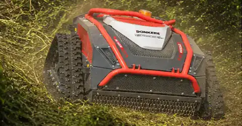 Robot Destroçador de Mato: A Revolução na Limpeza de Terrenos!