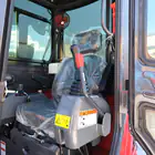 Miniexcavadora Donker DK25C con cabina, joysticks, aire acondicionado y motor Kubota de 25 CV.